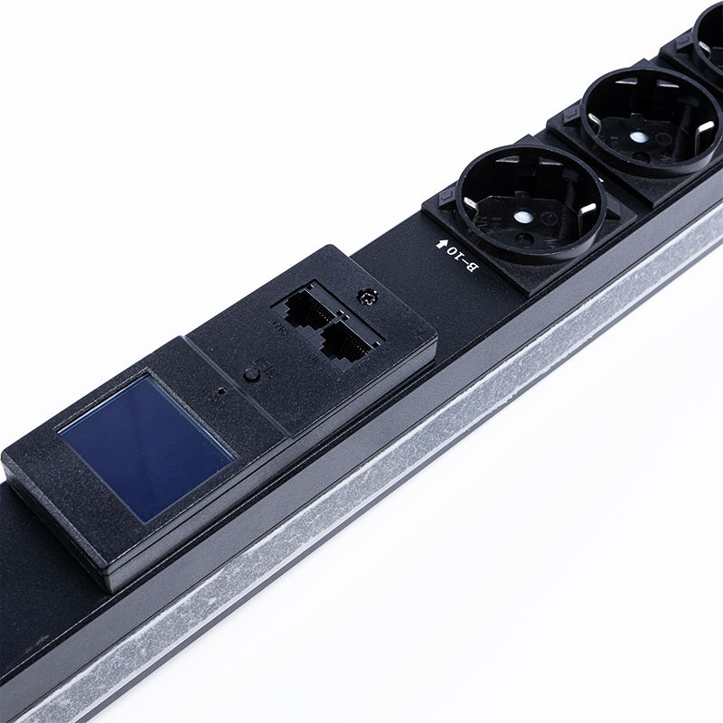 PDU rack misurato RS485 hot swappable con 18 prese Germania 1U con protezione da sovratensione