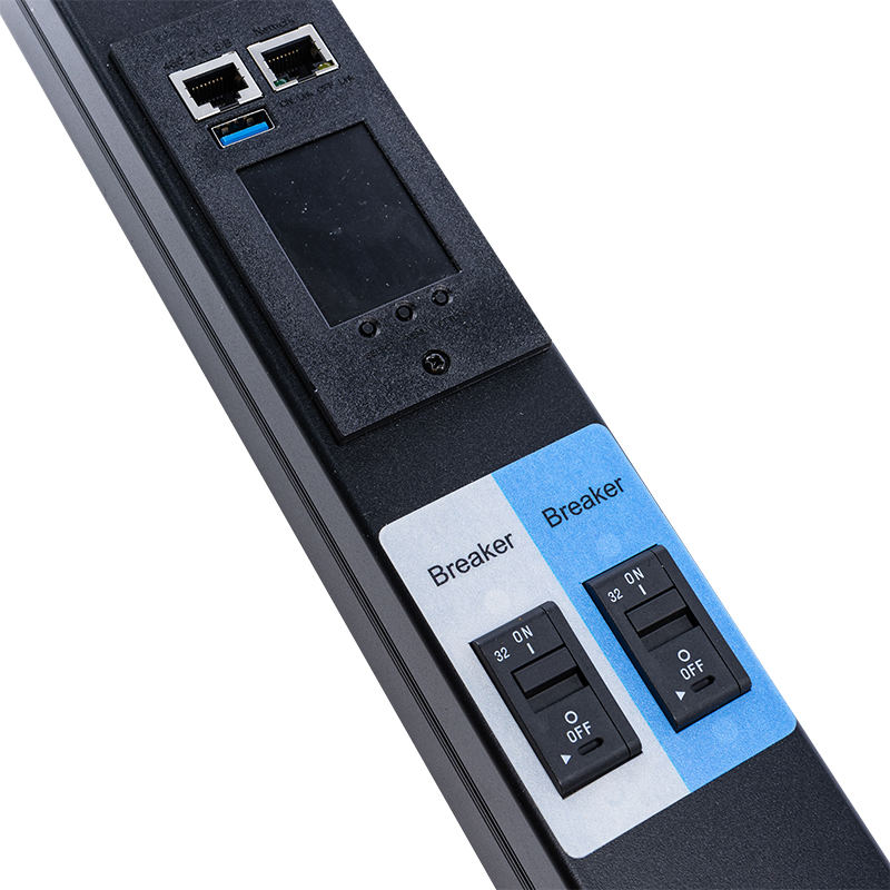 PDU intelligente in rack TCP/IP 26 prese Interruttore automatico magnetico liquido IEC C13 /C19 1,5U verticale