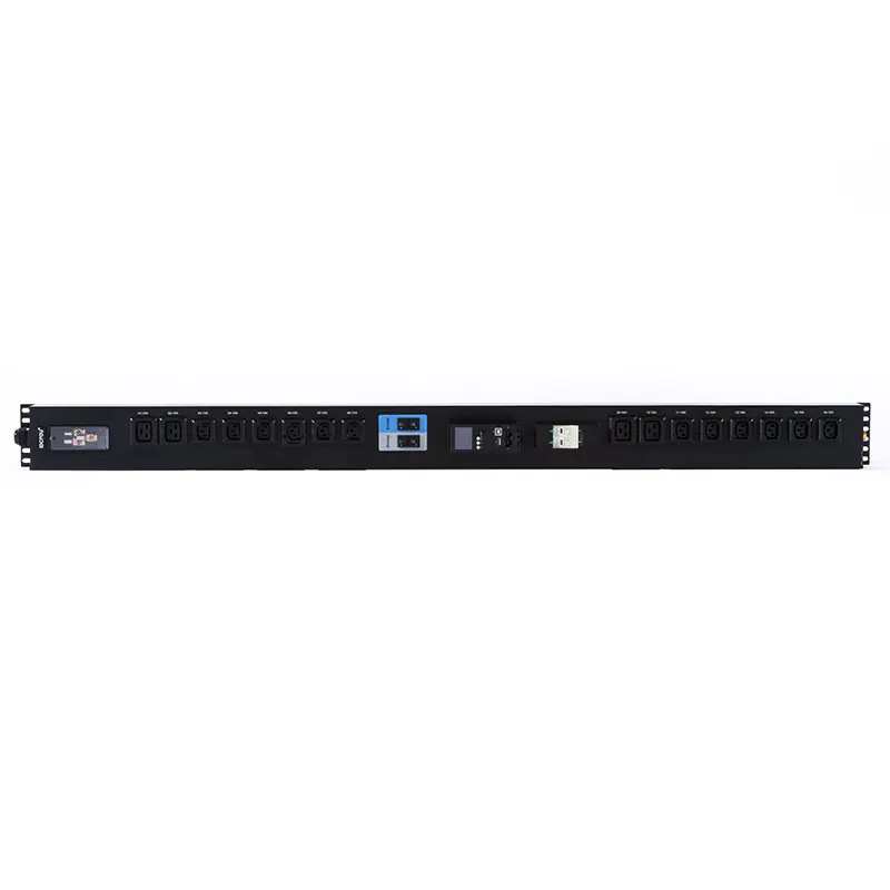 16 prese IEC C13 IEC C19 Presa con serratura dotata di fibbia Protezione contro le sovratensioni hot swappable da 2,5U Modbus-RTU verticale PDU rack con contatore RS485