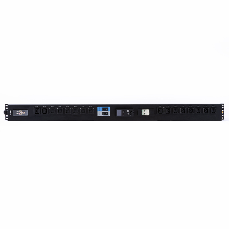 16 prese IEC C13 IEC C19 Presa con serratura dotata di fibbia Protezione contro le sovratensioni hot swappable da 2,5U Modbus-RTU verticale PDU rack con contatore RS485