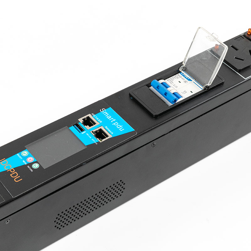 Interruttore automatico dell'aria Sensore TCP/IP verticale a 16 uscite eco Smart Rack Pdu