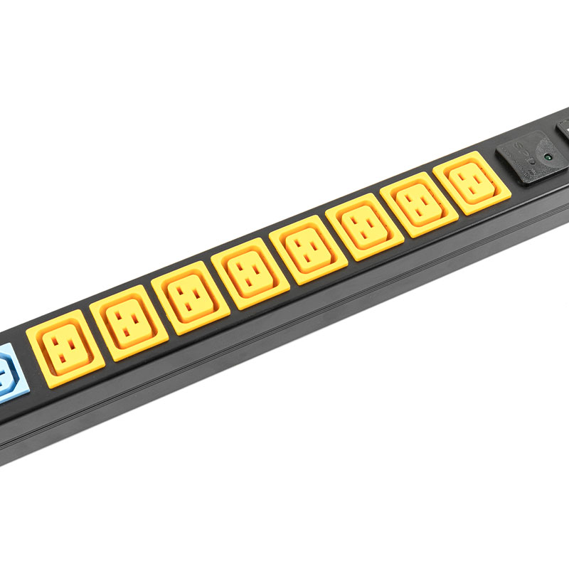 PDU rack commutato SPD per misuratore di corrente digitale verticale a 24 prese C13x16 C19x8