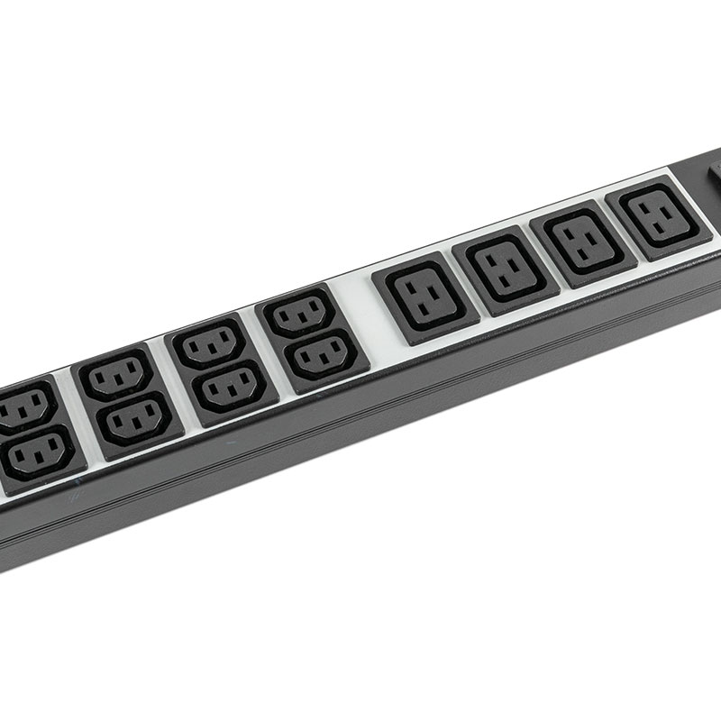 Pdu con interruttore SPD verticale a 28 uscite C13 C19