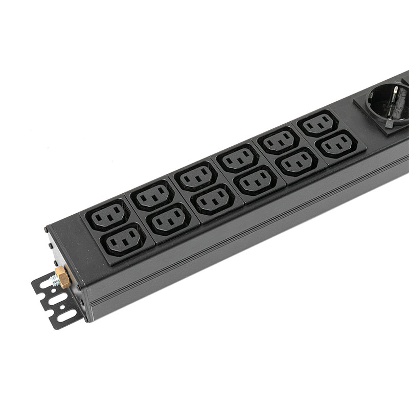 Pdu commutato per rack con interruttore voltmetro di corrente verticale C13x12 Germanyx15 a 27 uscite